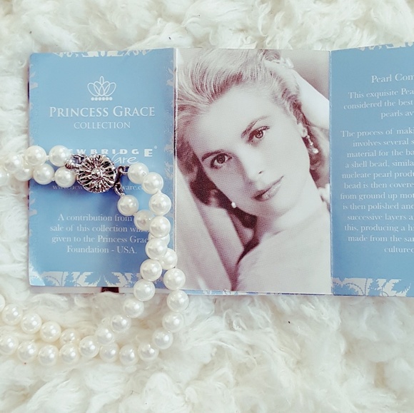 Grace Kelly Double Strand Pearl Bracelet - Picture 3 of 3